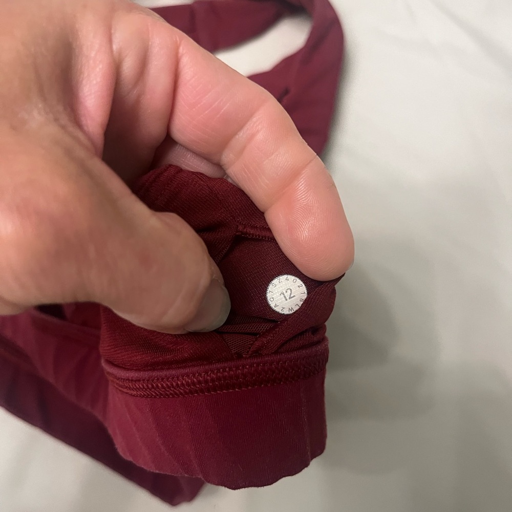 Lululemon stash and run sports bra